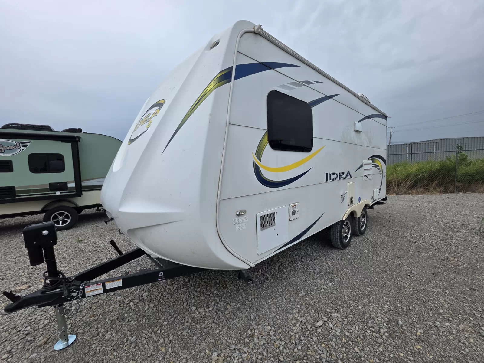 2018 Travel Lite Idea Series i18 2.0 travel trailer kitchen and dining area available at Bell Camper Sales in Bartlesville, Oklahoma