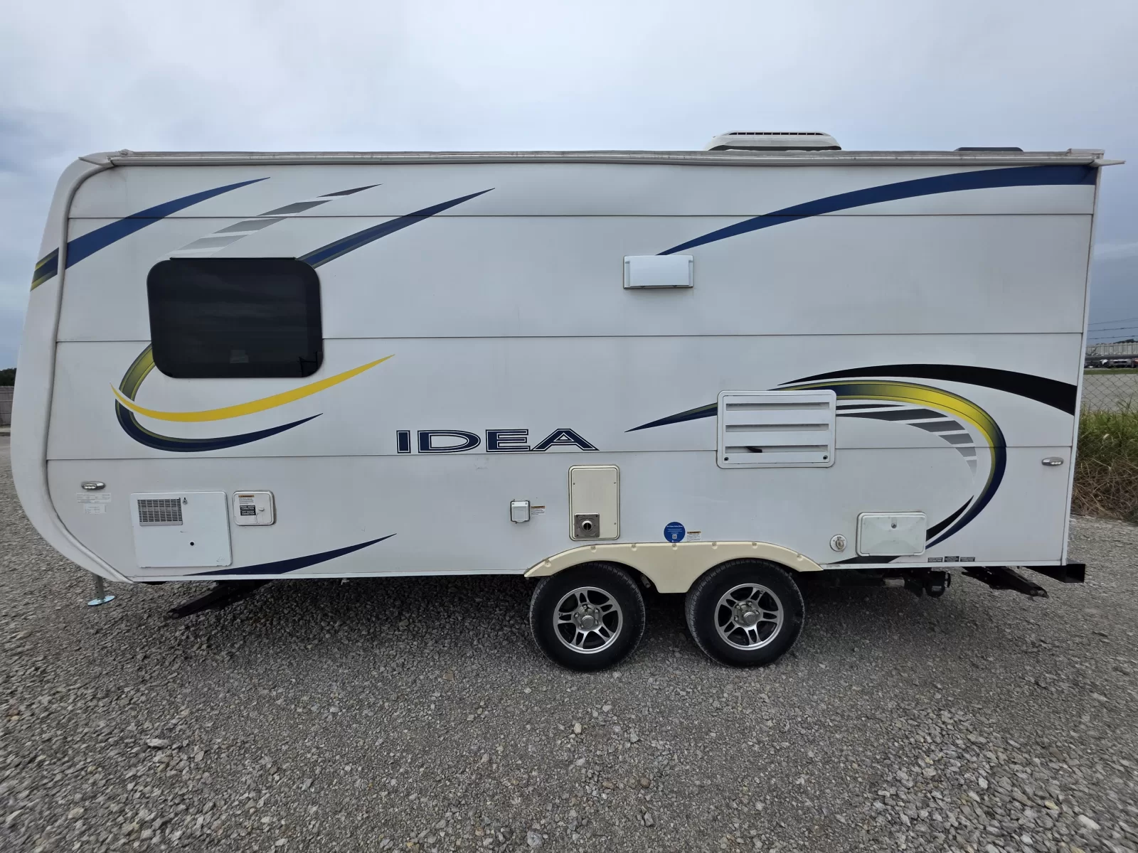 2018 Travel Lite Idea Series i18 2.0 travel trailer bathroom available at Bell Camper Sales in Bartlesville, Oklahoma