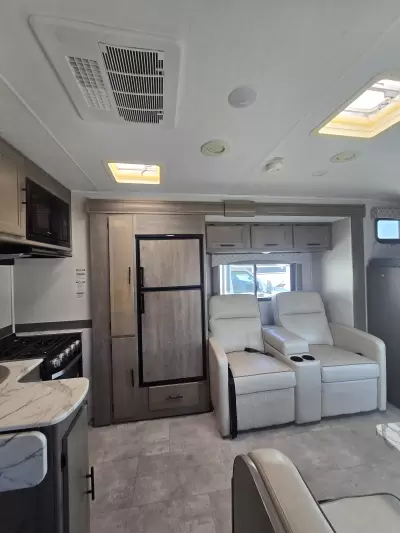 Used 2021 Coachmen Freelander 26DS — photo 10