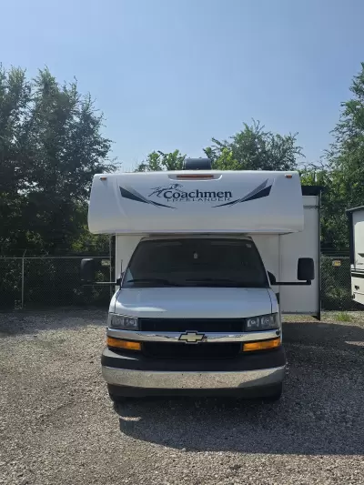 Used 2021 Coachmen Freelander 26DS — photo 2