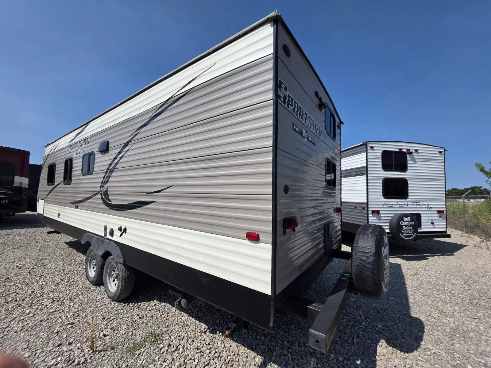 2018 KZ Sportsmen 260BH travel trailer slide-out room available at Bell Camper Sales in Bartlesville, Oklahoma