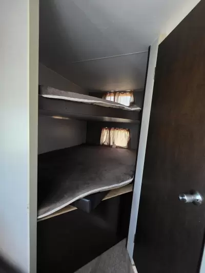 Used 2018 KZ Sportsmen 260BH — photo 26