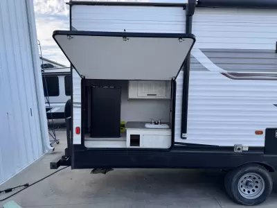 Used 2022 Shasta RVs Shasta 25RB — photo 6