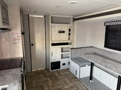 Used 2022 Shasta RVs Shasta 25RB — photo 20