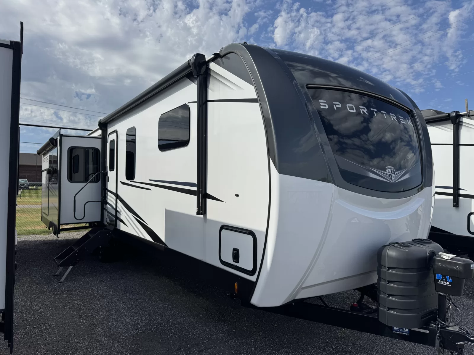 New 2026 Venture RV SportTrek Touring Edition STT343VIK