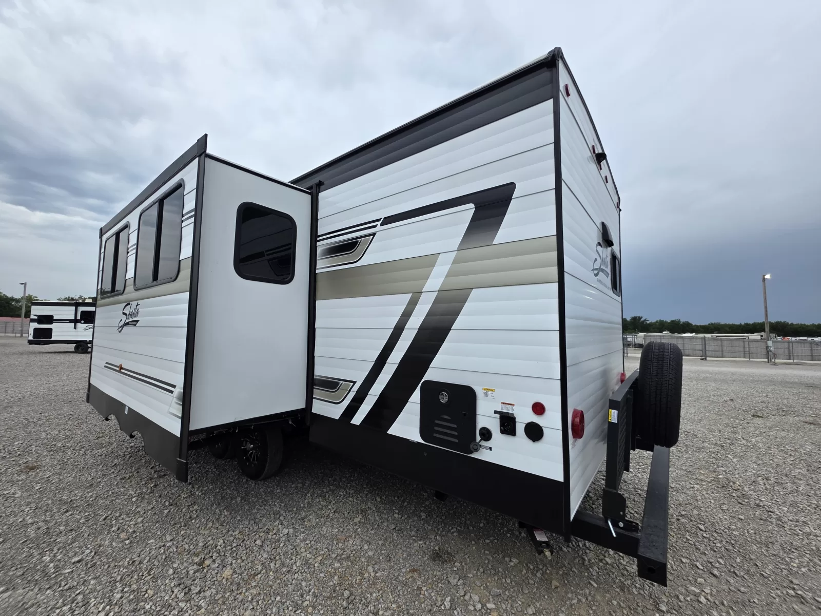 2027 Shasta Oasis 30RKS travel trailer slide-out feature available at Bell Camper Sales in Bartlesville, Oklahoma