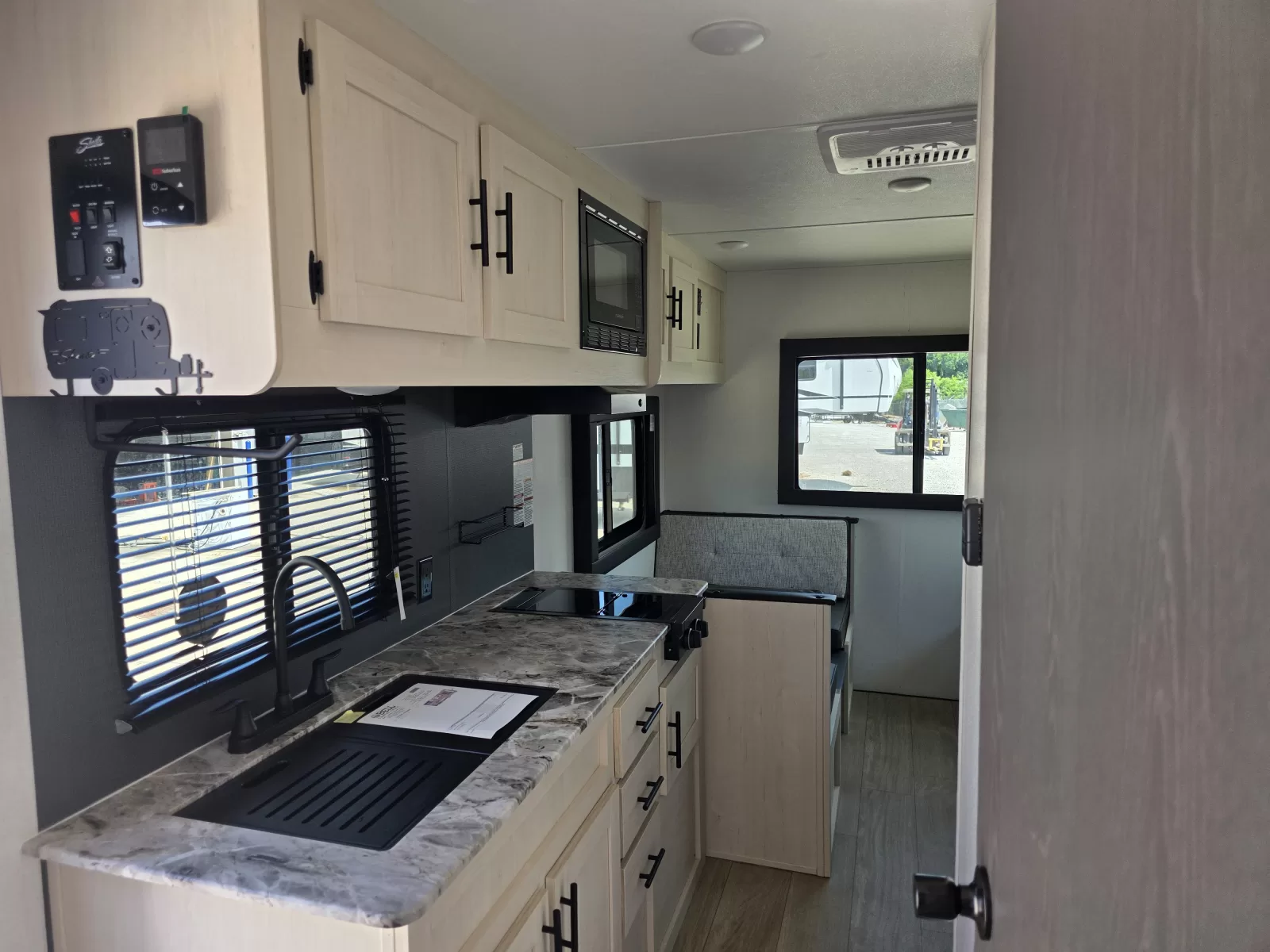 2027 Shasta Oasis 521CK travel trailer amenity feature available at Bell Camper Sales in Bartlesville, Oklahoma