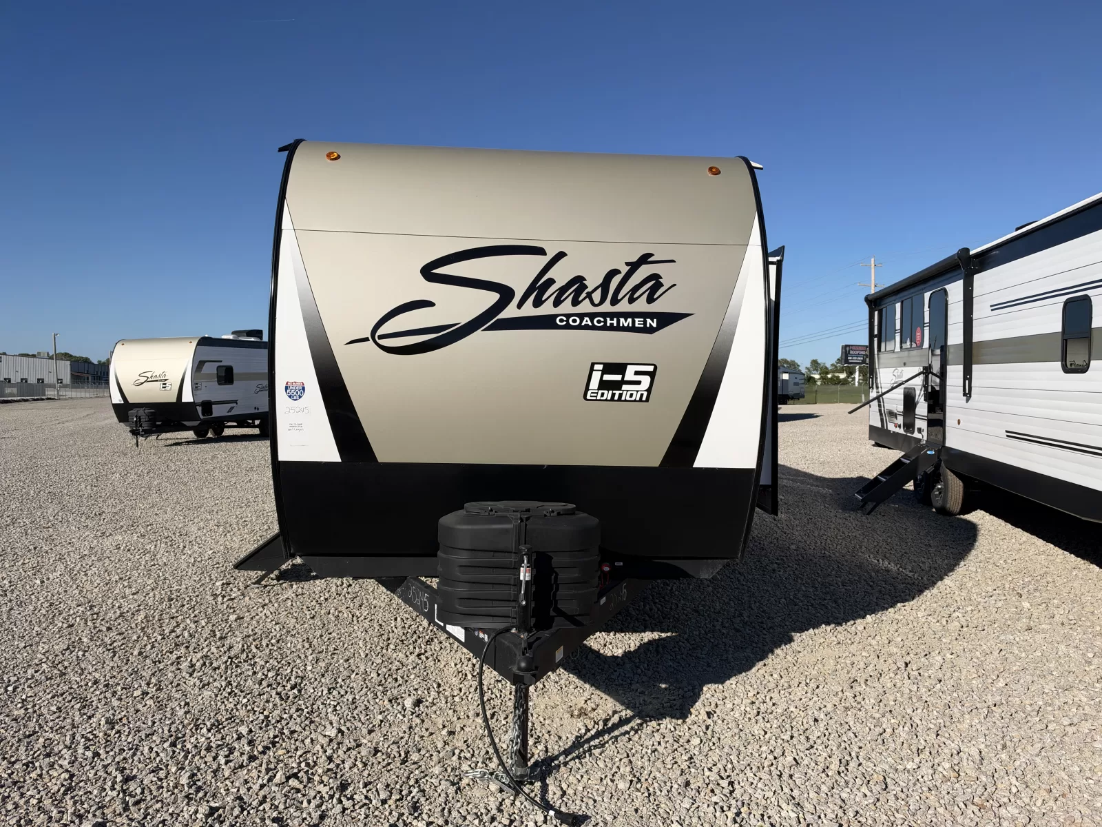 2027 Shasta 526RBS travel trailer full view available at Bell Camper Sales in Bartlesville, Oklahoma