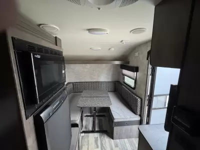 Used 2017 Winnebago Minnie Drop 170K — photo 12