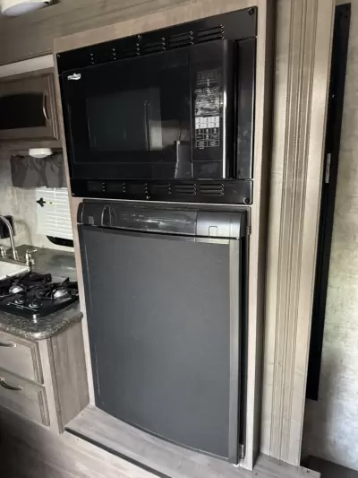 Used 2017 Winnebago Minnie Drop 170K — photo 15