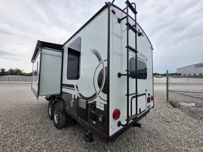 Used 2025 ROCKWOOD Geo Pro 20FK — photo 6