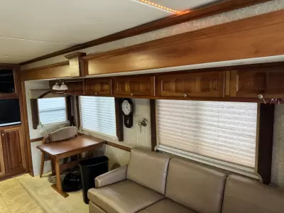 Used 2008 Dutch Star Spartan m-4320 425 hp — photo 11