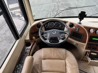 Used 2008 Dutch Star Spartan m-4320 425 hp — photo 9