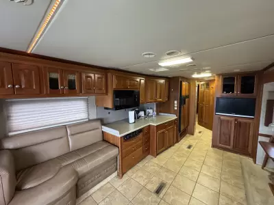 Used 2008 Dutch Star Spartan m-4320 425 hp — photo 14