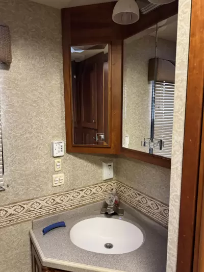 Used 2008 Dutch Star Spartan m-4320 425 hp — photo 21