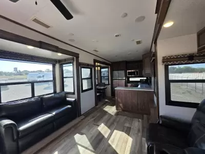 Used 2021 KZ Durango Gold 391RKQ — photo 13