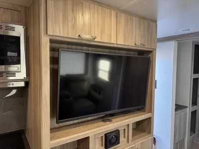 Used 2022 Winnebago Micro Minnie 2327TB — photo 15