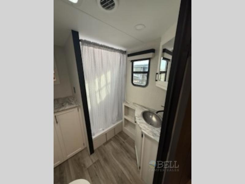 New 2026 Venture RV Stratus 261VRB