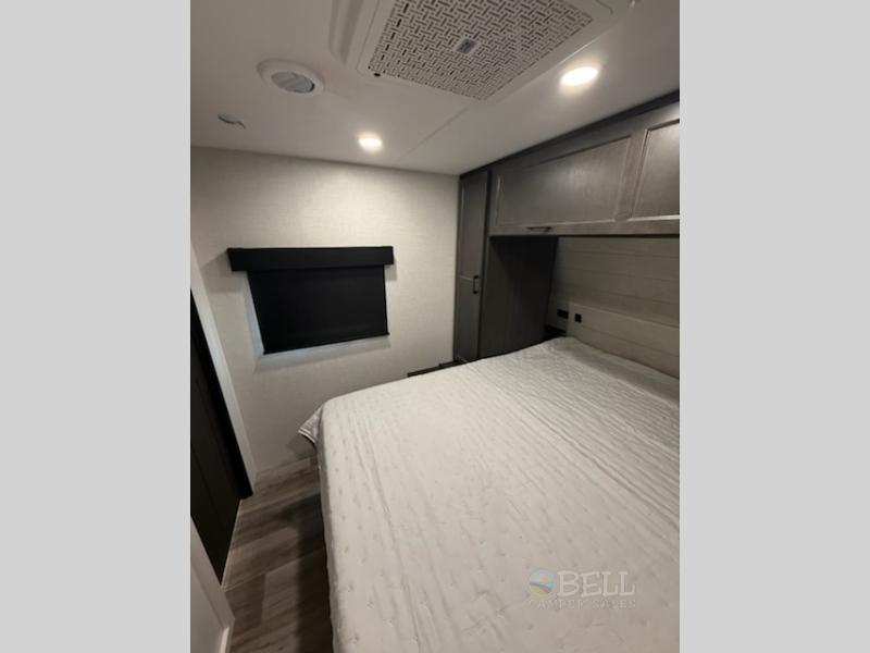 New 2026 Venture RV Stratus 261VRB