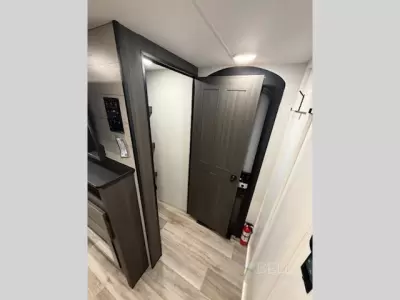 New 2026 Venture RV Stratus 261VRB — photo 9