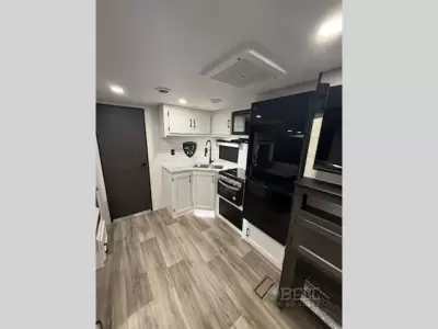New 2026 Venture RV Stratus 261VRB — photo 16