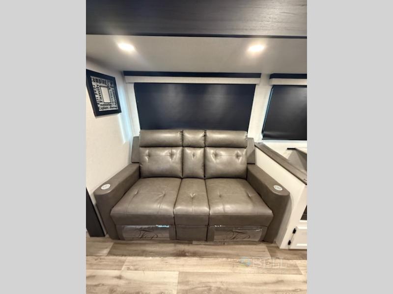 New 2026 Venture RV Stratus 261VRB