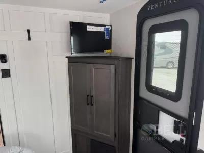 New 2026 Venture RV Stratus SR262VFK — photo 8