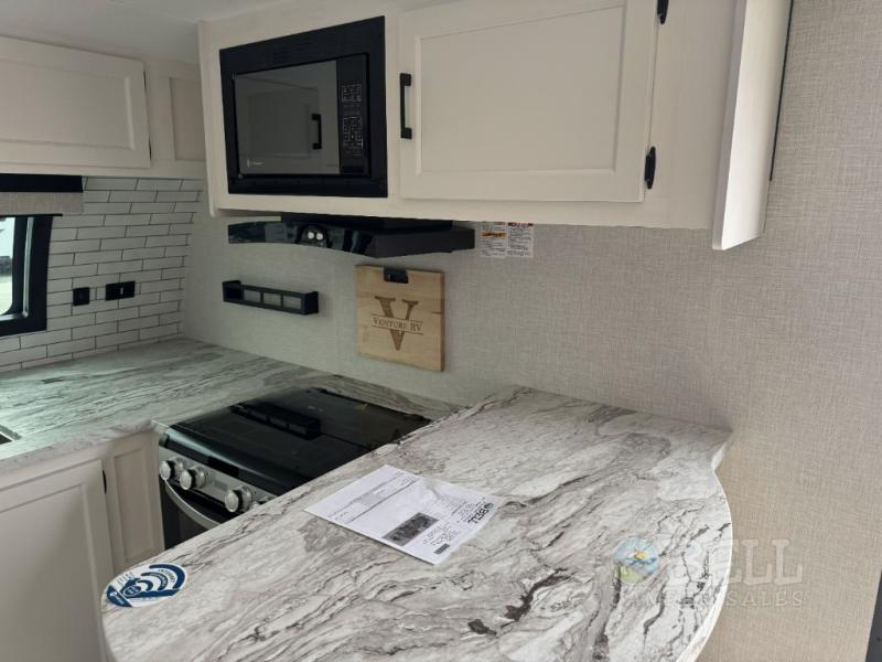 New 2026 Venture RV Stratus SR262VFK