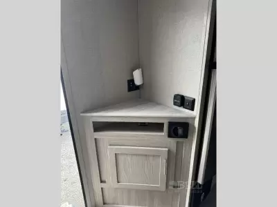 Used 2023 Coachmen RV Catalina Summit Series 7 164RB — photo 8