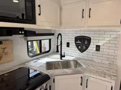 New 2026 Venture RV Stratus SR282VFD — photo 15