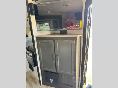 New 2026 Venture RV SportTrek Stinger STS232VRL — photo 13