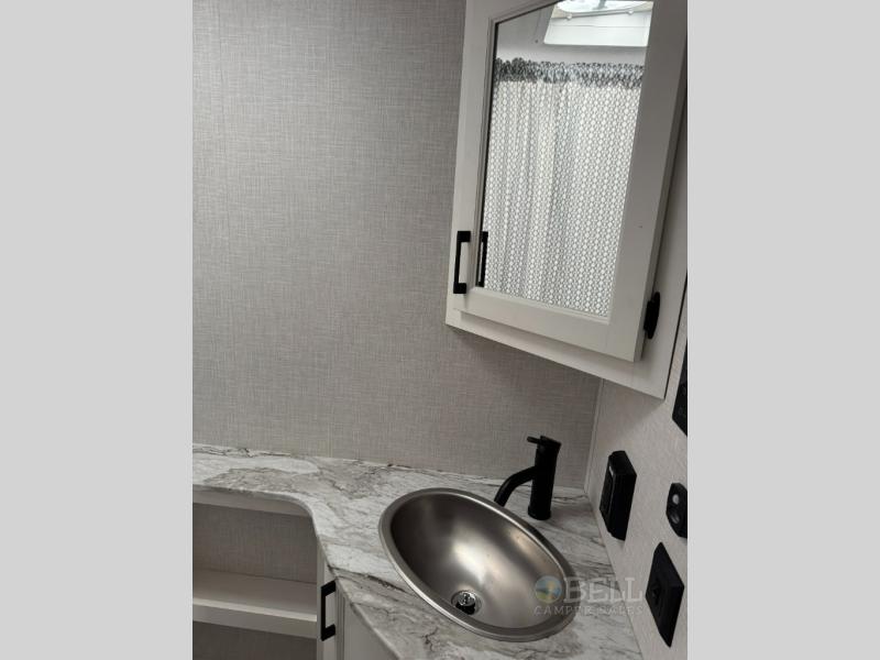 New 2026 Venture RV Stratus SR302VBH