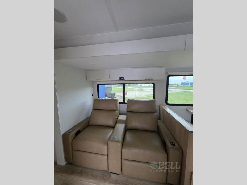 New 2026 Winnebago Thrive 26FKD