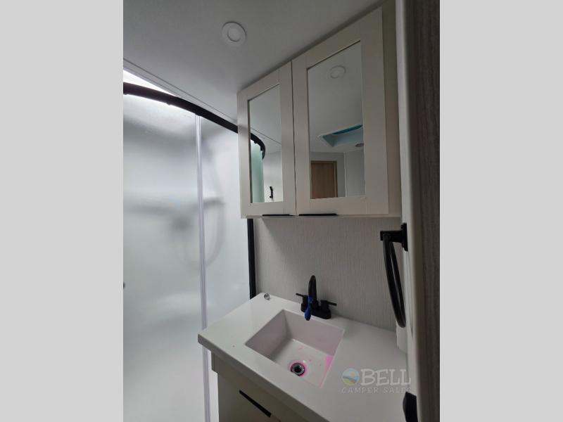 New 2026 Winnebago Thrive 26FKD