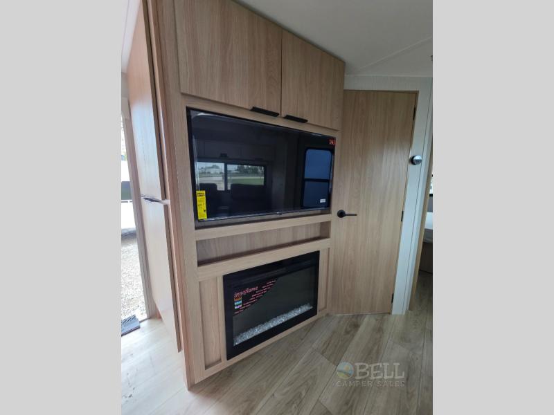 New 2026 Winnebago Thrive 26FKD