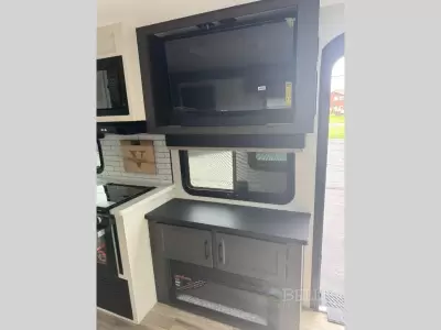 New 2026 Venture RV SportTrek Touring Edition STT302VRD — photo 17