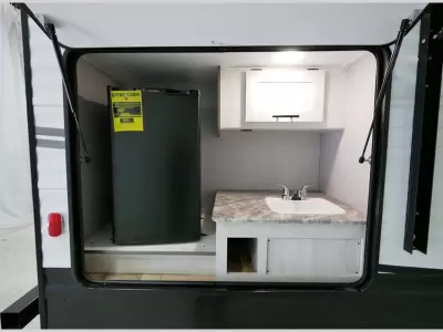 Used 2022 Shasta RVs Shasta 25RB — photo 2