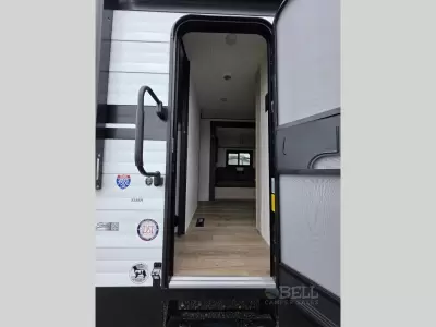 New 2026 Shasta RVs i-5 Edition 533BH — photo 15