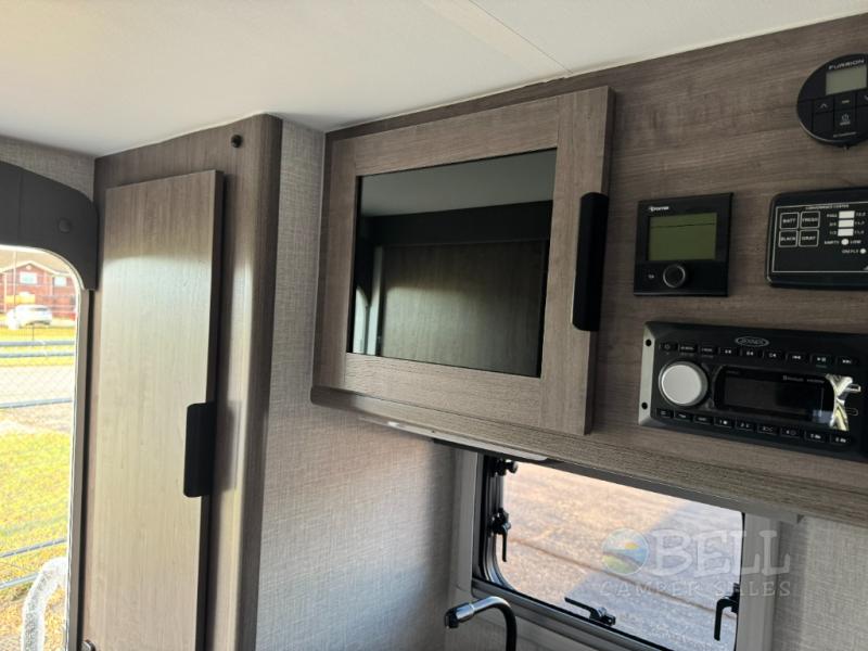 New 2026 Lance Lance Truck Campers 825