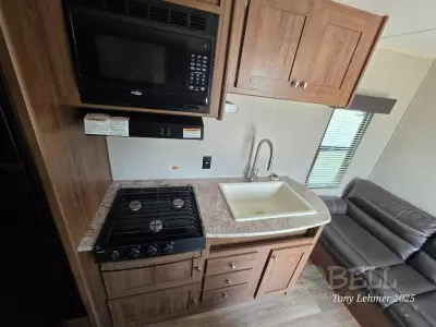 Used 2018 Dutchmen RV Aspen Trail 25BH — photo 16