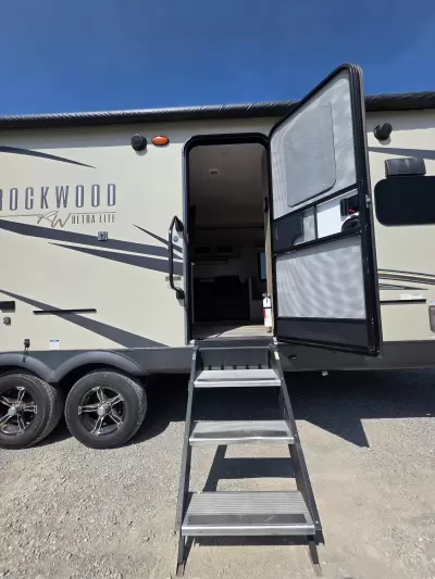 Used 2022 ROCKWOOD Ultra Lite 2608BS — photo 11
