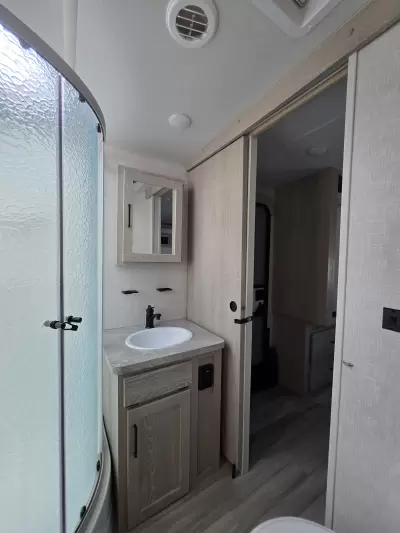 Used 2022 ROCKWOOD Ultra Lite 2608BS — photo 27