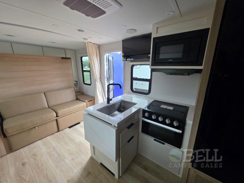 New 2026 Winnebago Thrive 22MBH