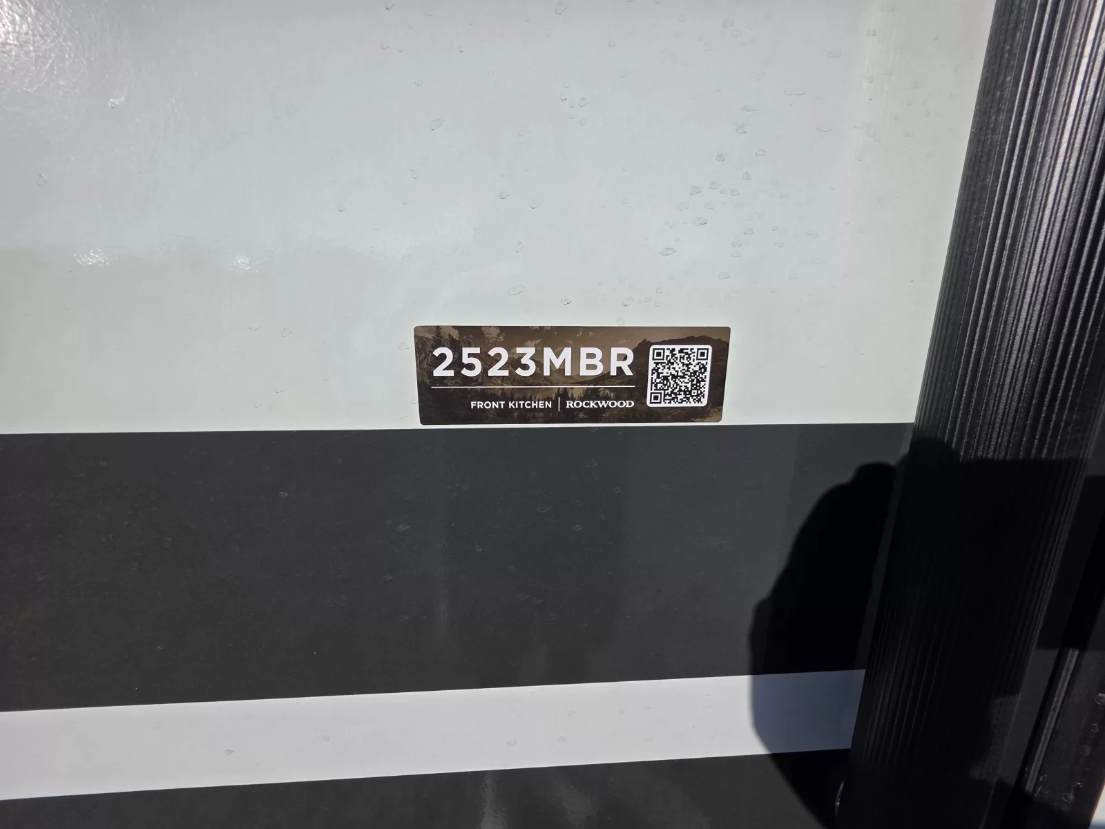 2027 Rockwood Mini Lite 2523MBR travel trailer interior layout at Bell Camper Sales in Bartlesville, Oklahoma