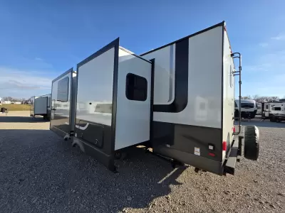 New 2027 ROCKWOOD Mini Lite 2523MBR — photo 6