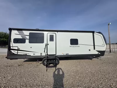 New 2027 Forest River RV Rockwood Ultra Lite 2711RK — photo 10