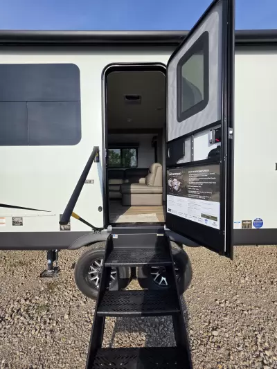 New 2027 Forest River RV Rockwood Ultra Lite 2711RK — photo 13