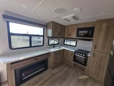 New 2027 Forest River RV Rockwood Ultra Lite 2711RK — photo 16
