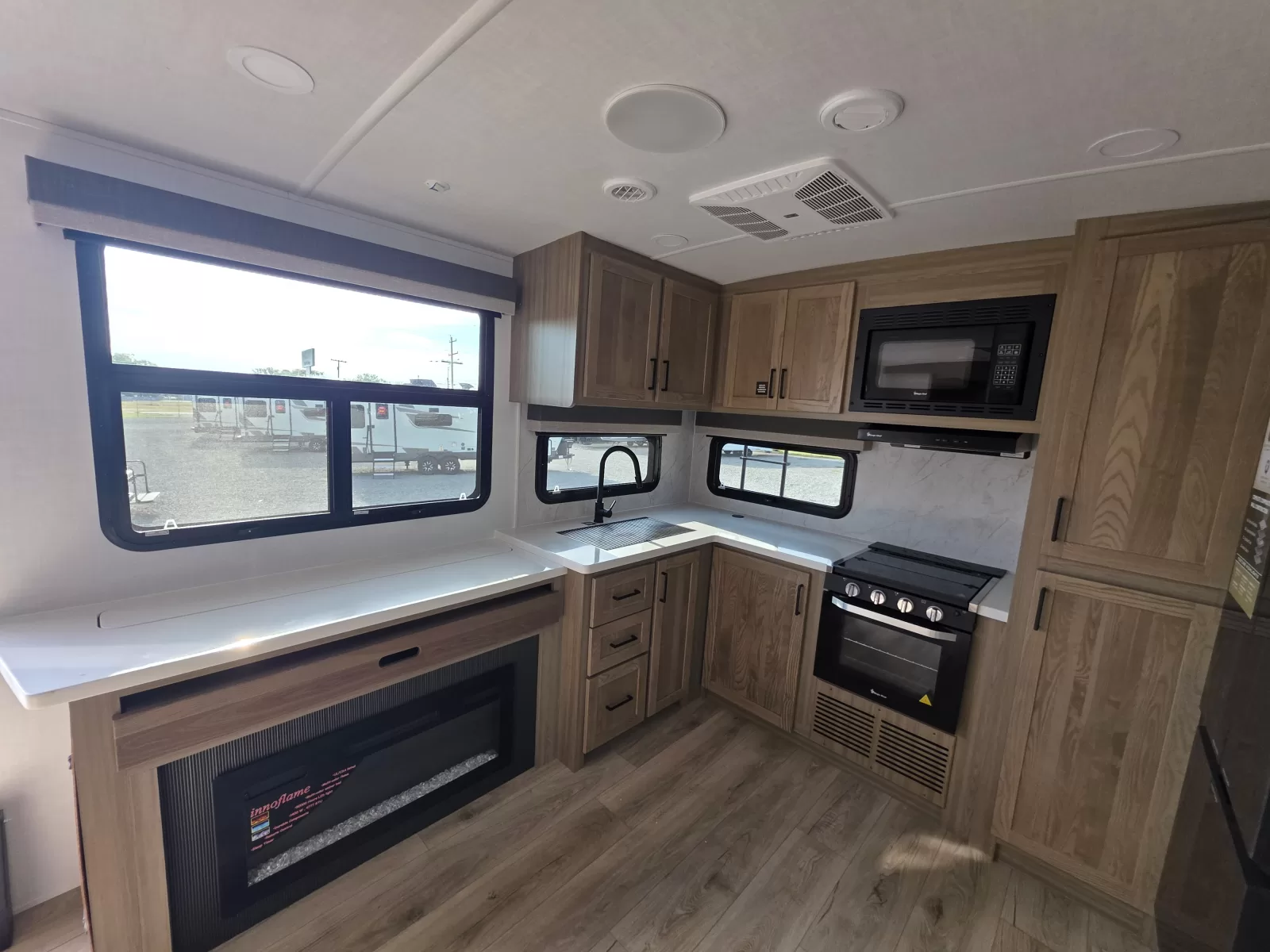 2027 Forest River Rockwood Ultra Lite 2711RK travel trailer layout view available at Bell Camper Sales in Bartlesville, Oklahoma