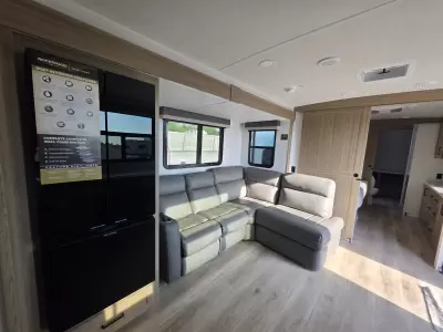 New 2027 Forest River RV Rockwood Ultra Lite 2711RK — photo 17